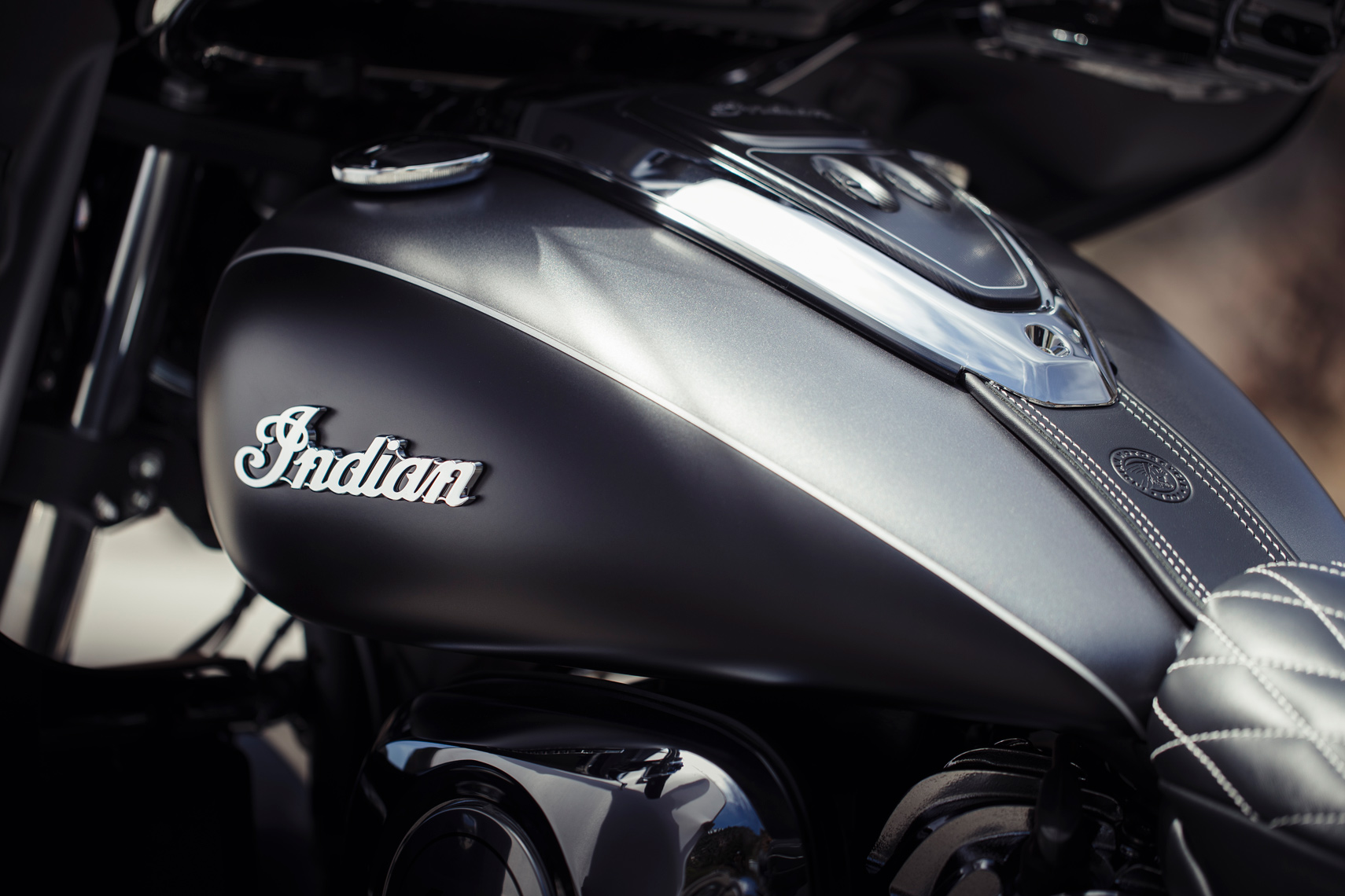 2019-imc-roadmaster-steelgraysmokethunderblack-detail-jp-3008