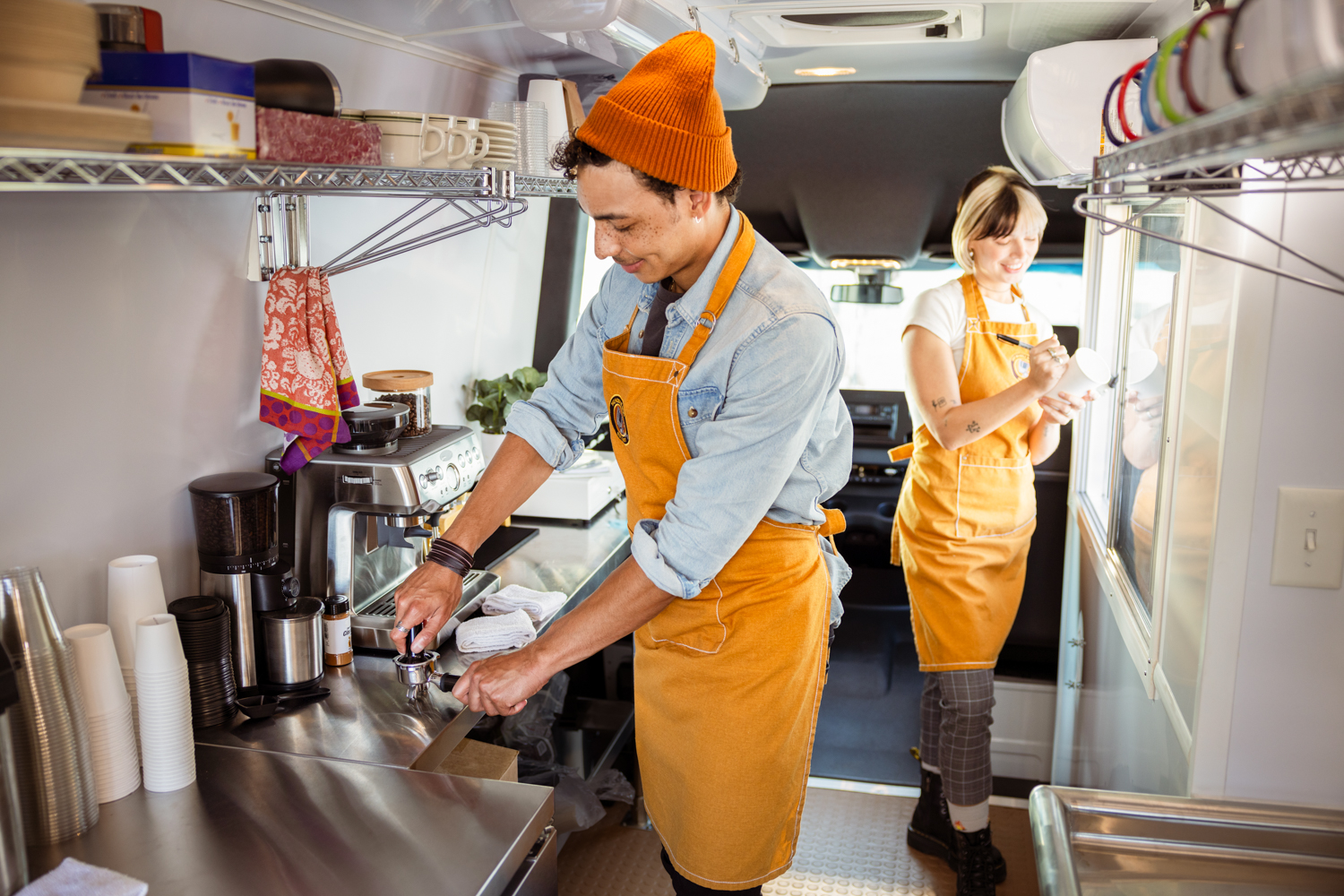 MB_VANS_Day03_Shot02_Coffee_Interior_Lifestyle_2425_R_300_V2