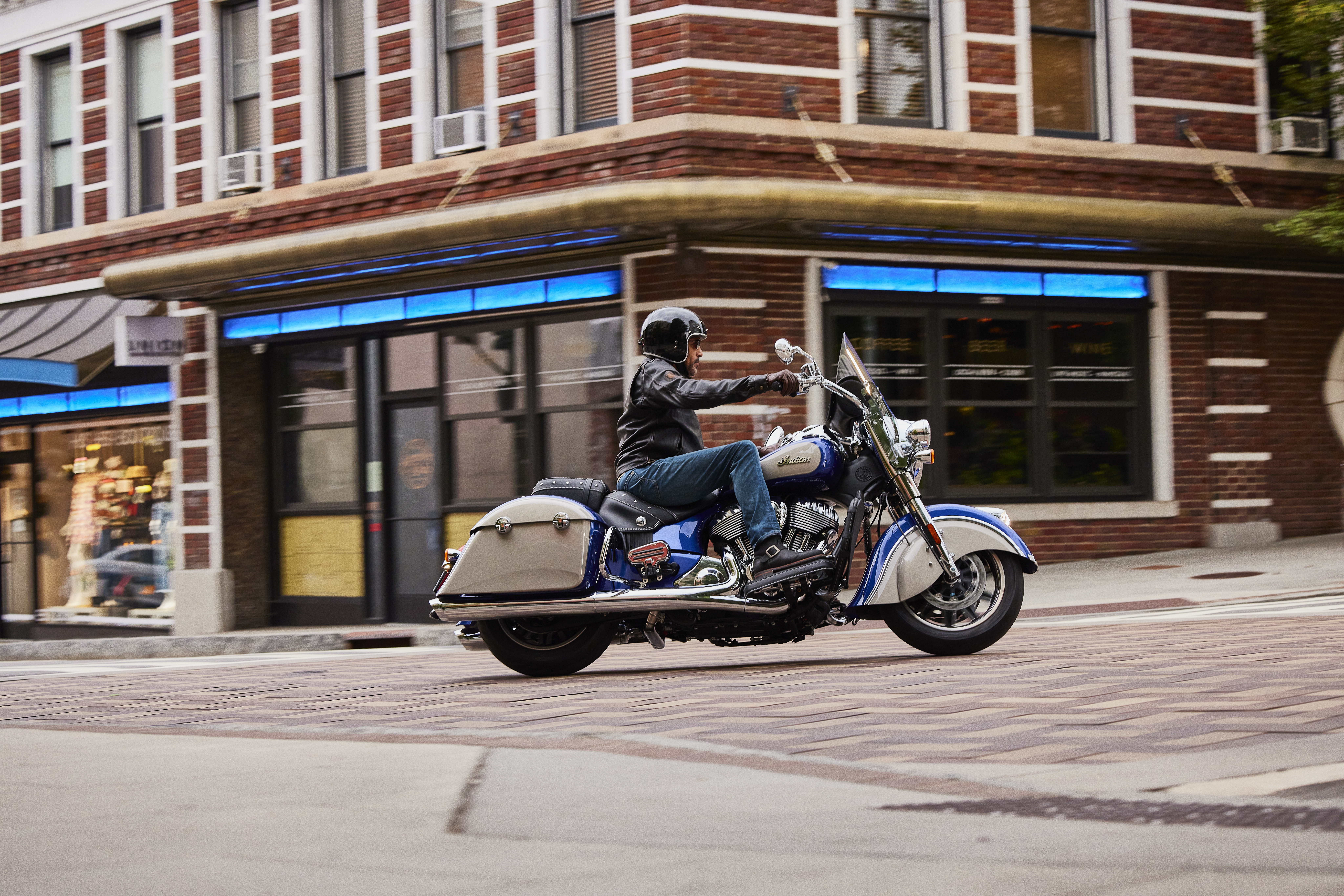 jordan-pay-automotive-photography-utah-indian-motorcycles-utah-NA-IMC-SPRINGFIELD-SPIRIT-BLUE-OVER-SILVER-QUARTZ-METALLIC-PGA-RIDING-00563